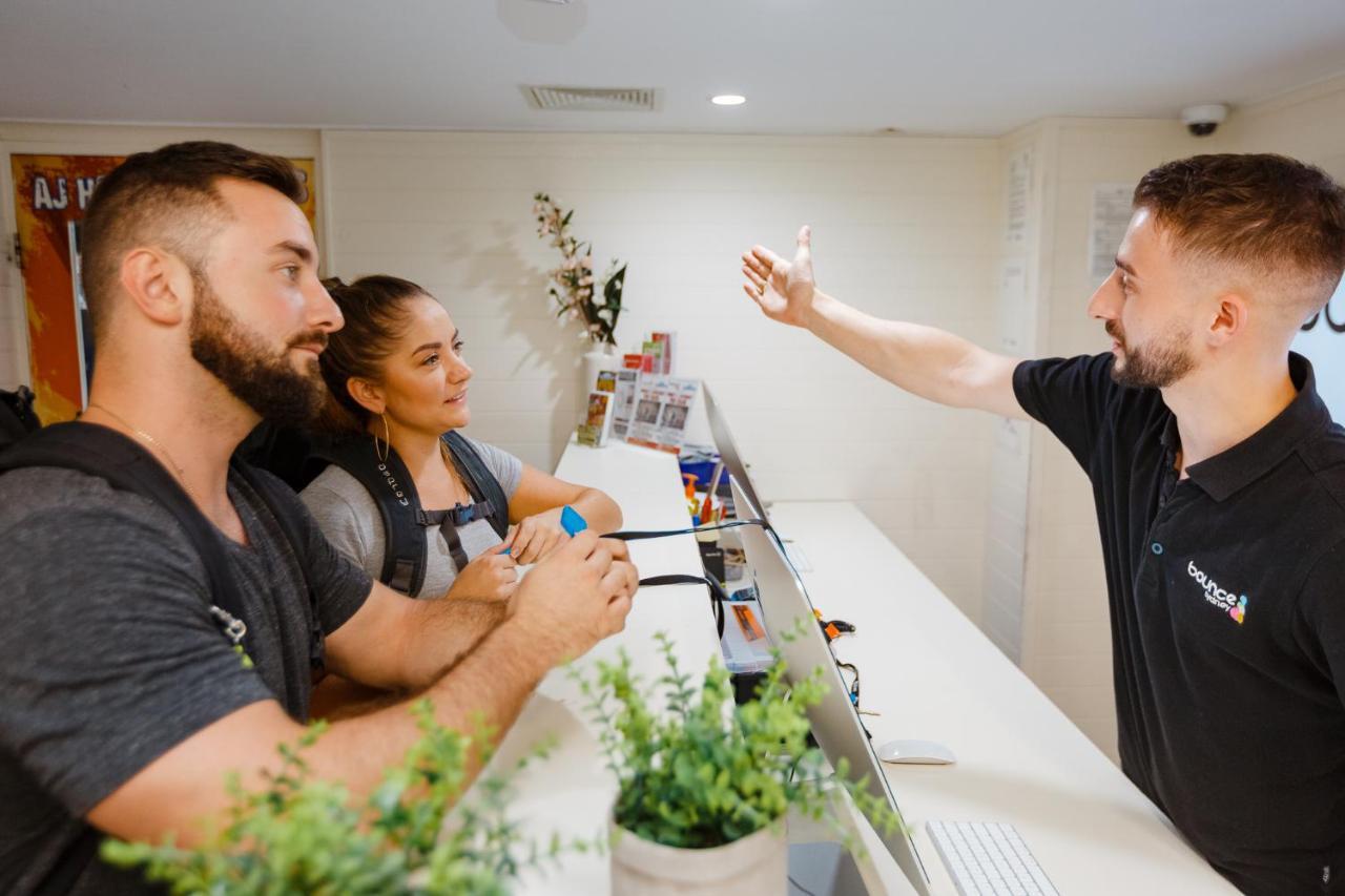 Mad Monkey Jungle Hostel Κερνς Εξωτερικό φωτογραφία